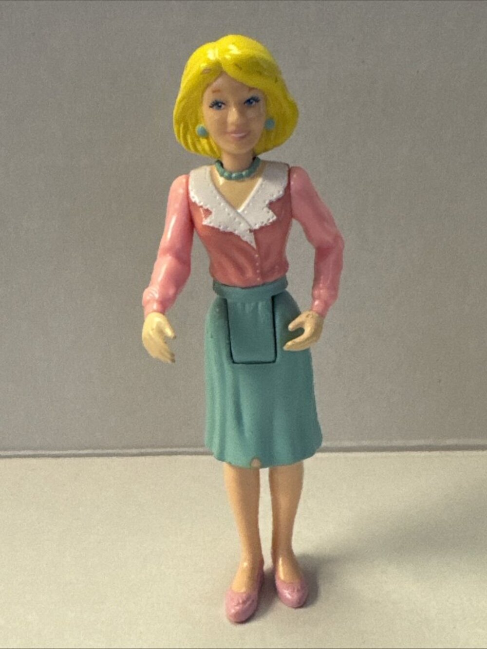 Vintage Playskool Loving Family Mom Blonde Hair Teal Blue Skirt Pink Shirt